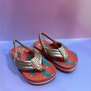 🌵NWOT - Reef Gold Slingback Flip Flops